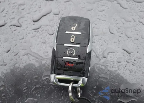 2024 Ram 1500 Laramie z USA, uszkodzony, nr VIN 1C6RREJT3RN219691